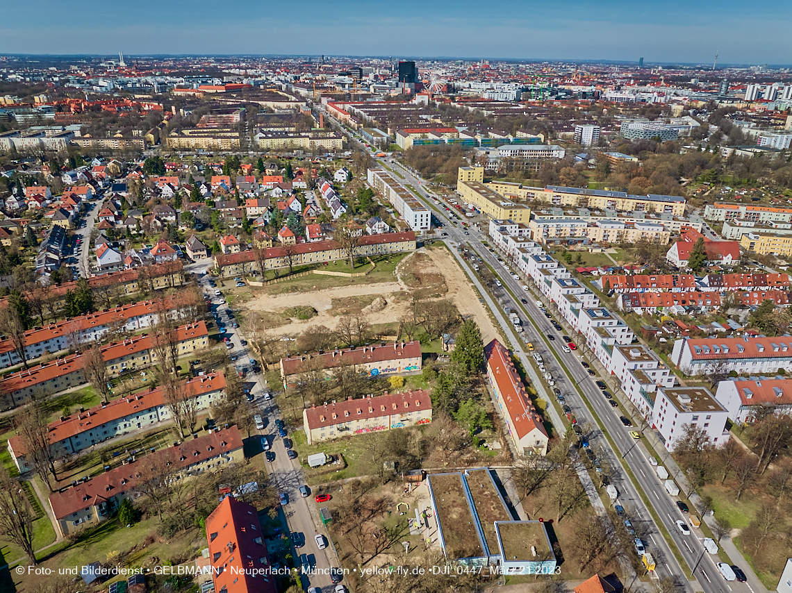 21.03.2023 - Luftbilder von der Baustelle Maikäfersiedlung in Berg am Laim